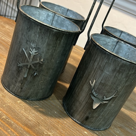 4 Christmas Decor
